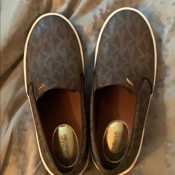 Micheal Kors Shoes - Picture 3 of 3